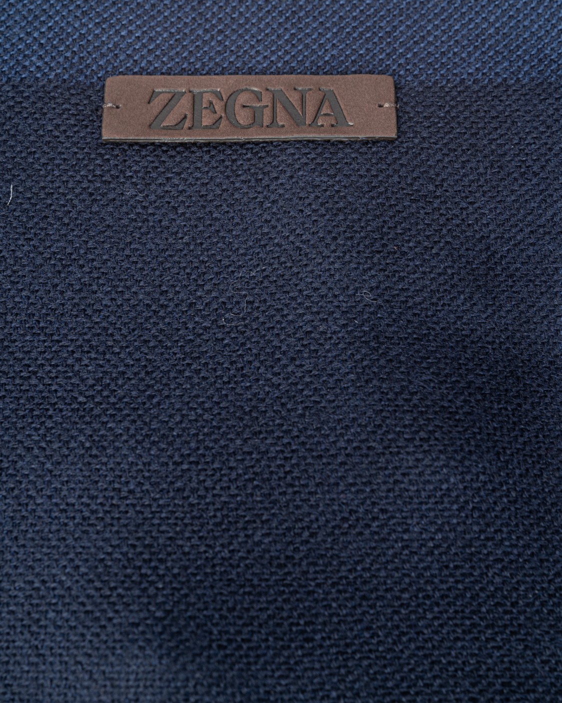 shop ZEGNA Saldi Sciarpa: Zegna sciarpa con applicazione.
Logo applicato in pelle.
Bordo ribattuto, effetto non rifinito.
Composizione: 100% Lana.
Fabbricato in Italia.. Z4L23S 2YH-BL1 number 6172697